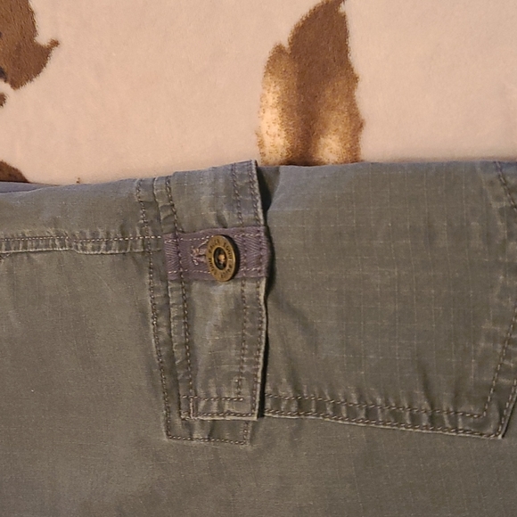 Eddie Bauer Adventurer Stretch Ripstop Cargo Capri - Picture 6 of 16